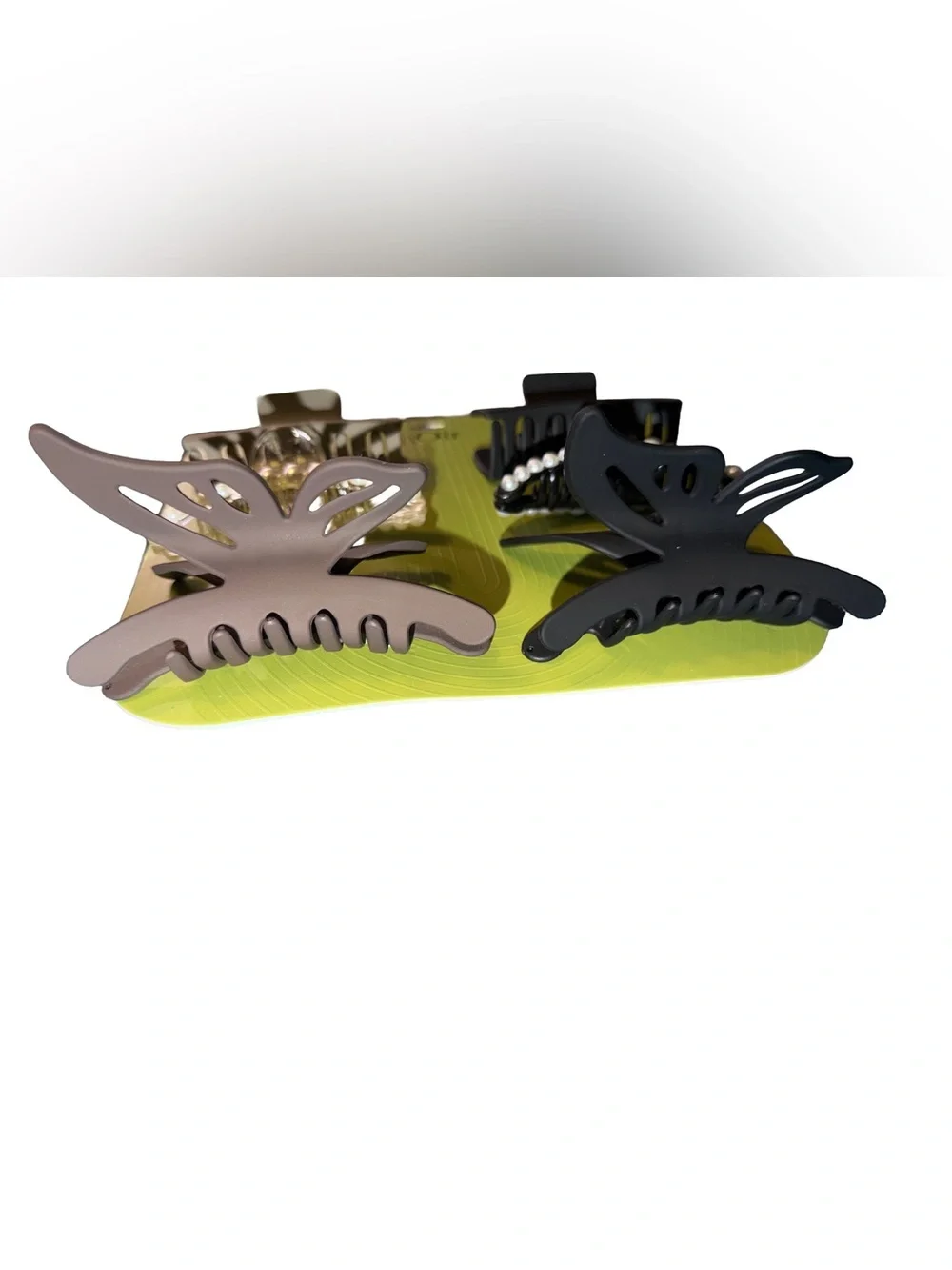 nOir Jewelry Set of 6 Neutral Hair Claw Set Black, Brown & Clear, NWT